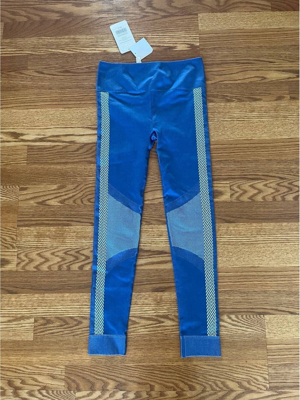 Women’s Fabletics blue seamless leggings NWT Size Medium